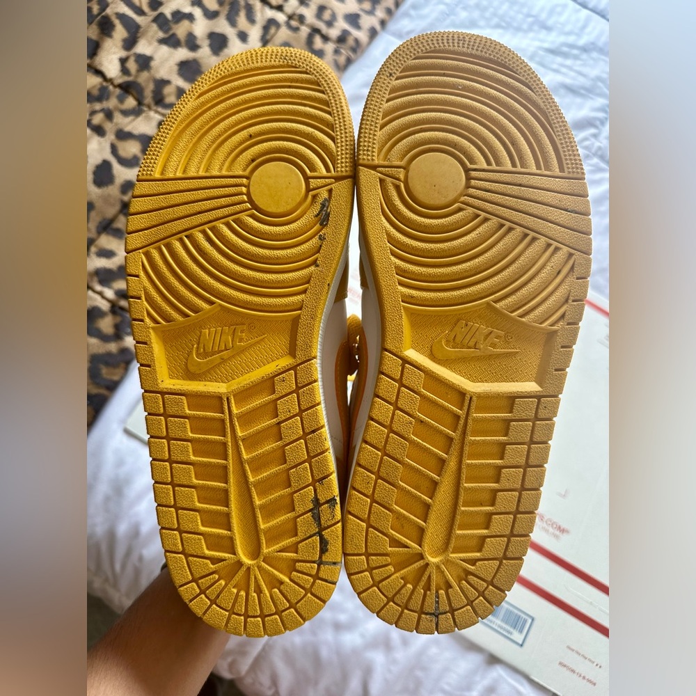 LIKE NEW Jordan 1 Low 'Pollen' - Picture 12 of 16